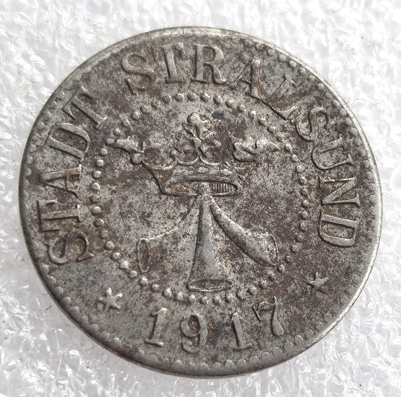 外国优质老铜币银币，周六九点倒数截拍，满百包邮，可寄存半年，喜欢朋友微信扫描二维码可直接参拍 德国施特拉尔松德皇冠1917年50芬尼