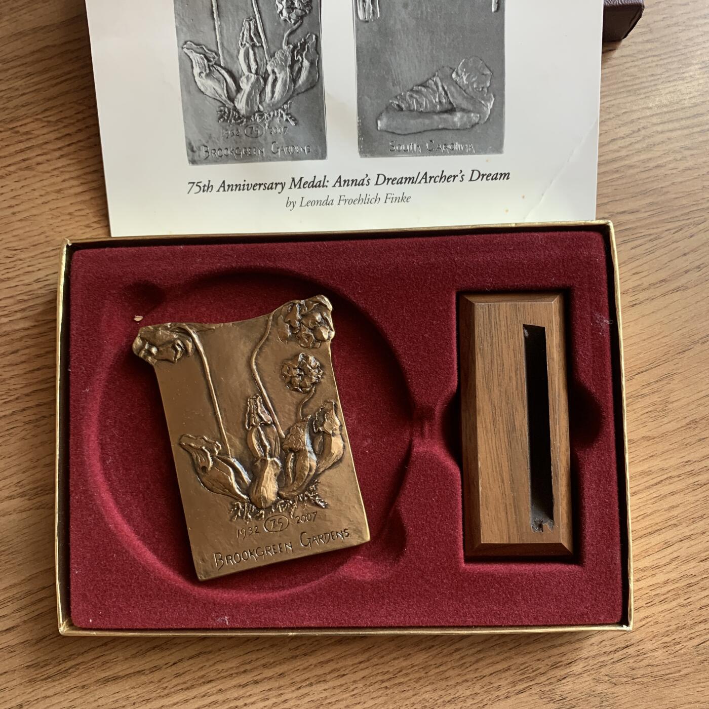 掌中浮雕-藏着的欧洲第041场 2007年美国布鲁克林公园#35号大铜章 ， 65 X 82mm，原盒、说明！