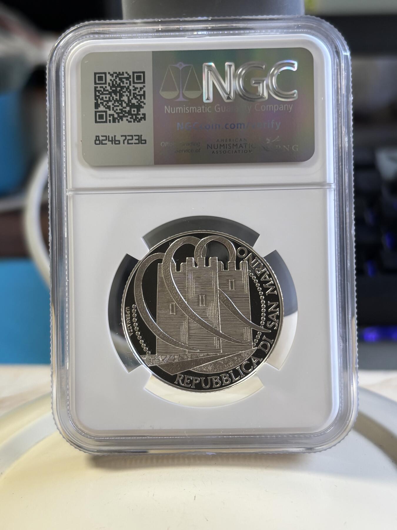 第181期拍卖 圣马力诺2006年发行著名画家安德烈.亚曼特尼亚著作《巴那斯山》精制银币NGC-PF69,18克，925银，限量8500枚，