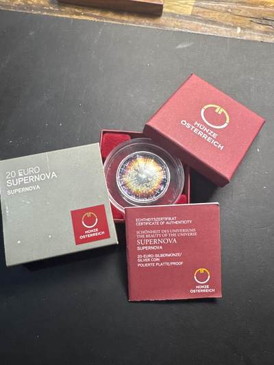 ❤️【币观天下】❤️ 第330期钱币拍卖- 2025.11.14周五晚上6点半场-长期征集拍品 - 获奖币 奥地利2024年20欧精制凹凸面彩色银币-宇宙之美系列超新星，系列首枚