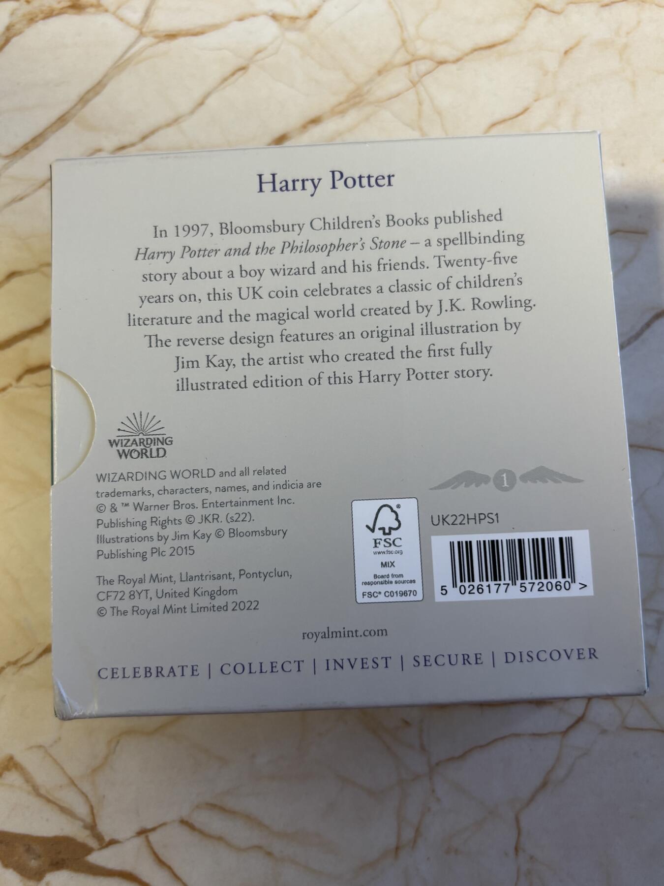 第181期拍卖 4枚套NGC-PF70英国2022年发行哈利波特25周年1哈利波特与魔法石1盎司精制银币2英镑，999银，发行量1万5千枚，盒证全。霍格沃兹特快列车精制1盎司纪念银币2英镑盒证全，999银，发行15000枚。首期NGC-PF70ULTRA CAMEO邓布利多教授1盎司精制银币2英镑，999银，，发行5000枚。霍格沃兹魔法学院1盎司纪念银币，999银，发行5000枚，评级盒有个碎口