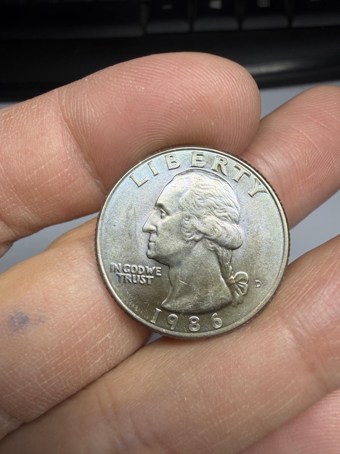 2025年集古藏今外币拍卖第十期-第5场—（总第285拍），可以寄存60天，满160元包邮。 1986年美国25美分，五彩包浆