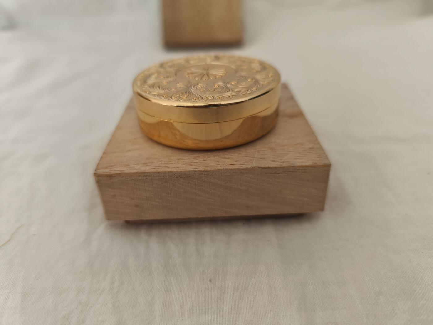 海外回流精品拍卖11.16 原盒全新金菊标铜印泥盒