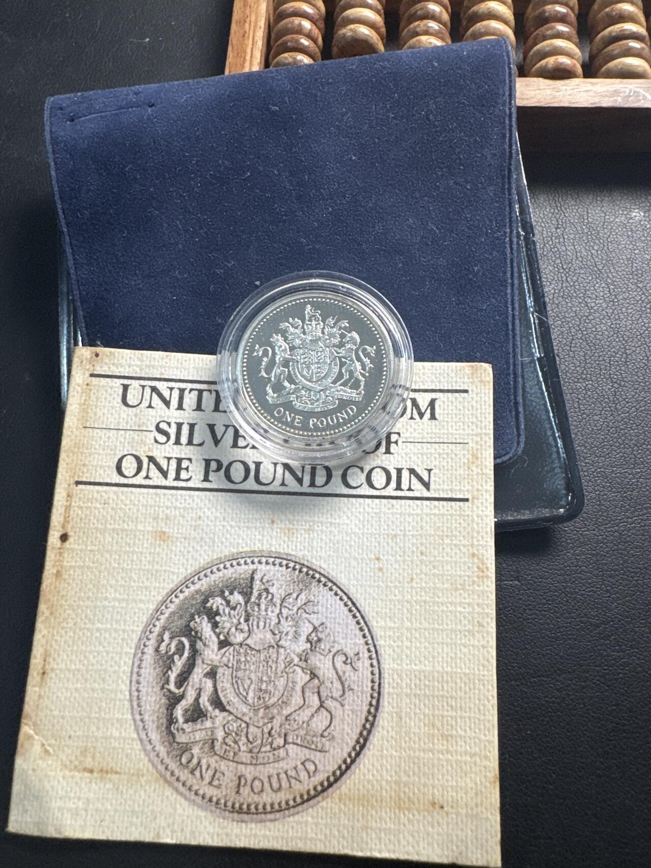 ❤️【币观天下】❤️ 第330期钱币拍卖- 2025.11.14周五晚上6点半场-长期征集拍品 英国1983年 1英镑硬币首年份 9.5克精制银币 有证书