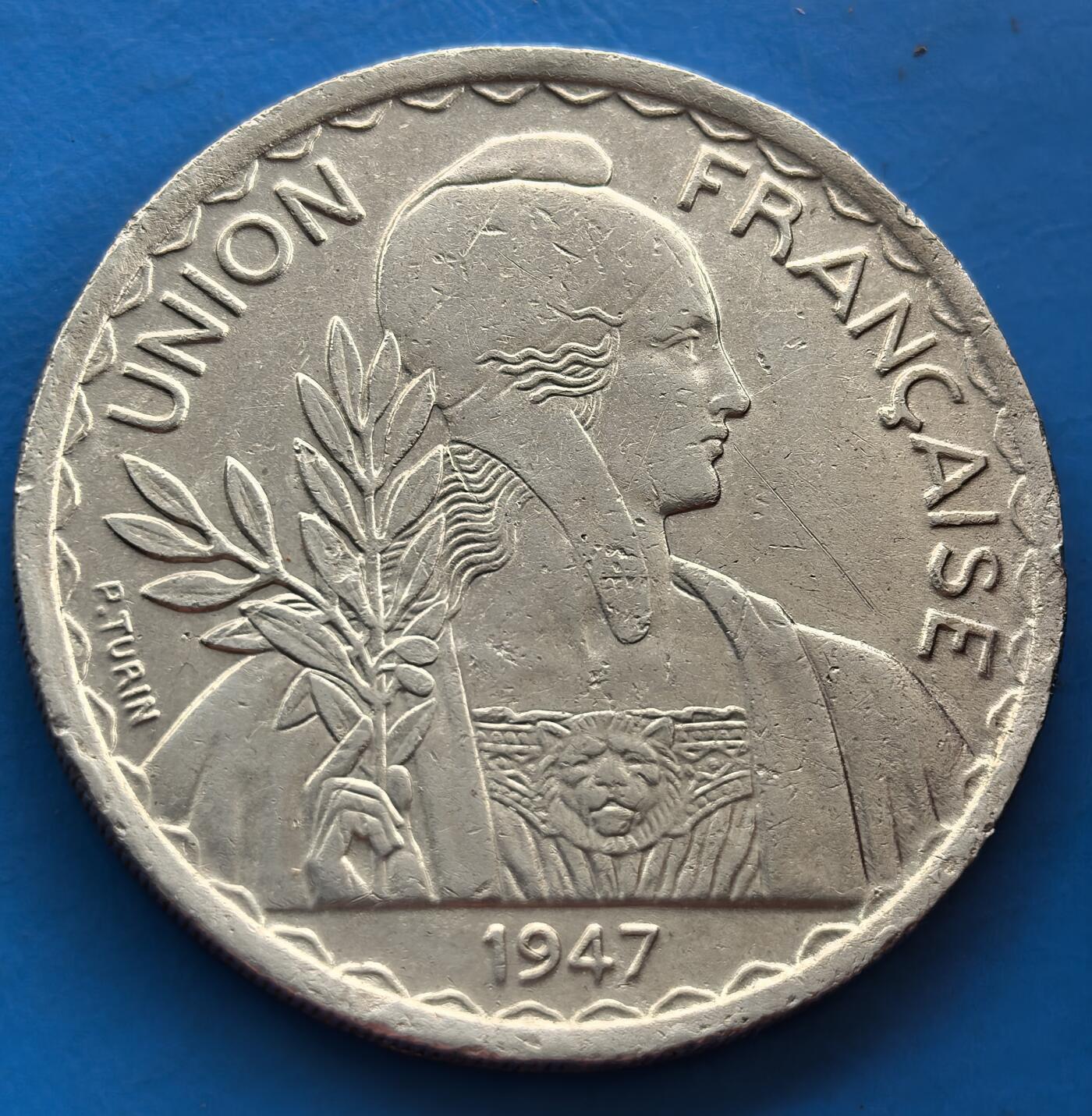 外国优质老铜币银币，周六九点倒数截拍，满百包邮，可寄存半年，喜欢朋友微信扫描二维码可直接参拍 法属印支1947年1皮阿斯特大镍币