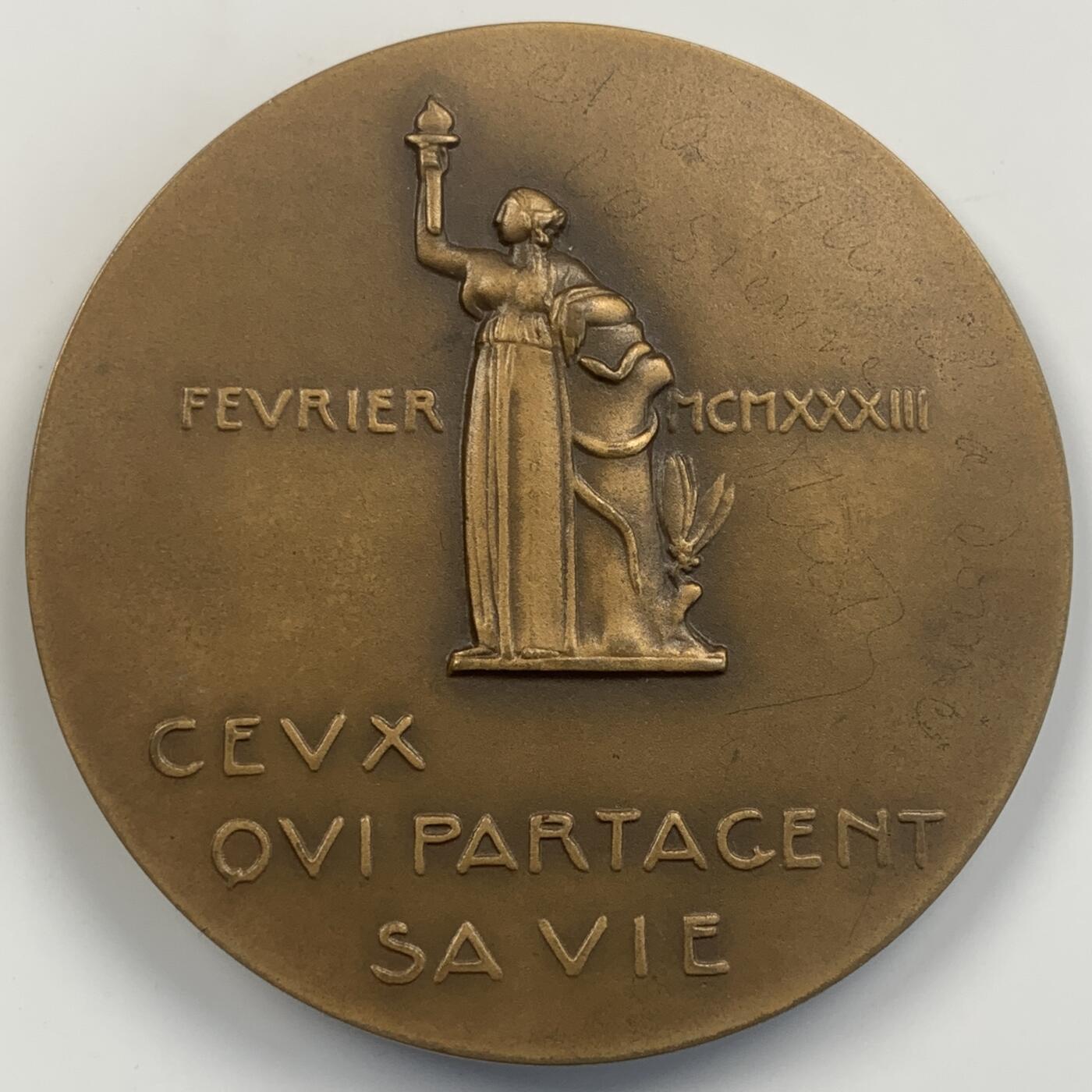 掌中浮雕-藏着的欧洲第041场 1933年法国医药协会保罗•梅塔迪尔（Paul Métadier 1872-1956）纪念铜章，70mm，  雕刻家：法国达曼 Paul Marcel Dammann.（1885—1939）