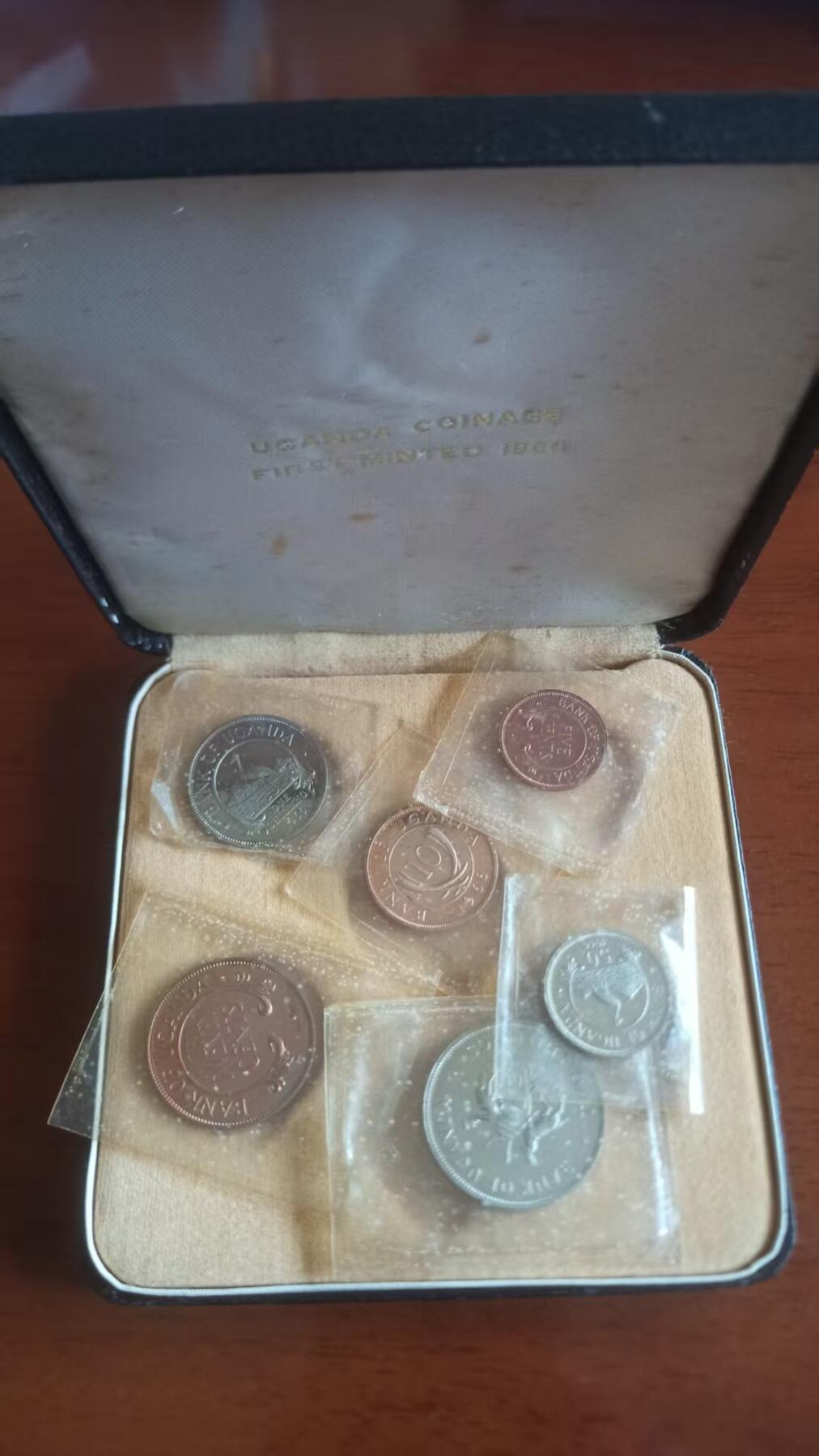 ❤️【币观天下】❤️ 第330期钱币拍卖- 2025.11.14周五晚上6点半场-长期征集拍品 乌干达1966年精制套币 英国皇家铸币厂品质保证 原封 斑点是塑封上的