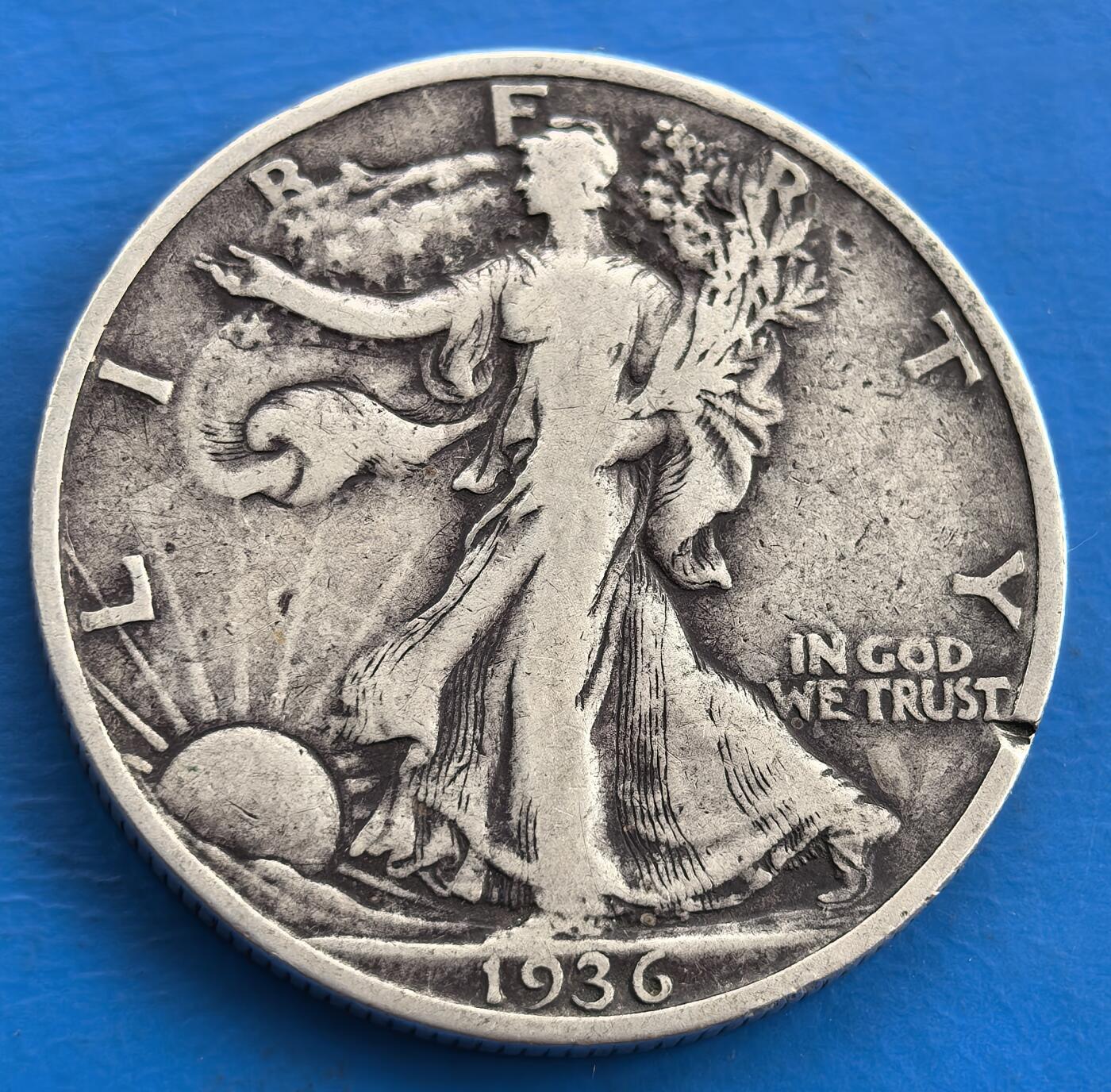 外国优质老铜币银币，周六九点倒数截拍，满百包邮，可寄存半年，喜欢朋友微信扫描二维码可直接参拍