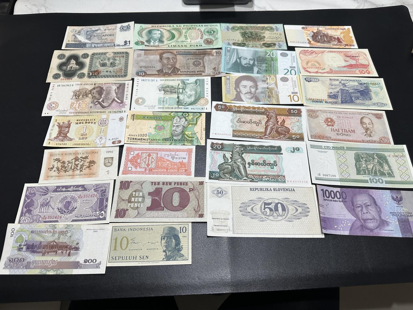 《外钞收藏家》第五百八十四期（优质场）（本平台长期征集拍品、欢迎藏友们联系合作） 26张纸币一起 有新有旧 品相如图