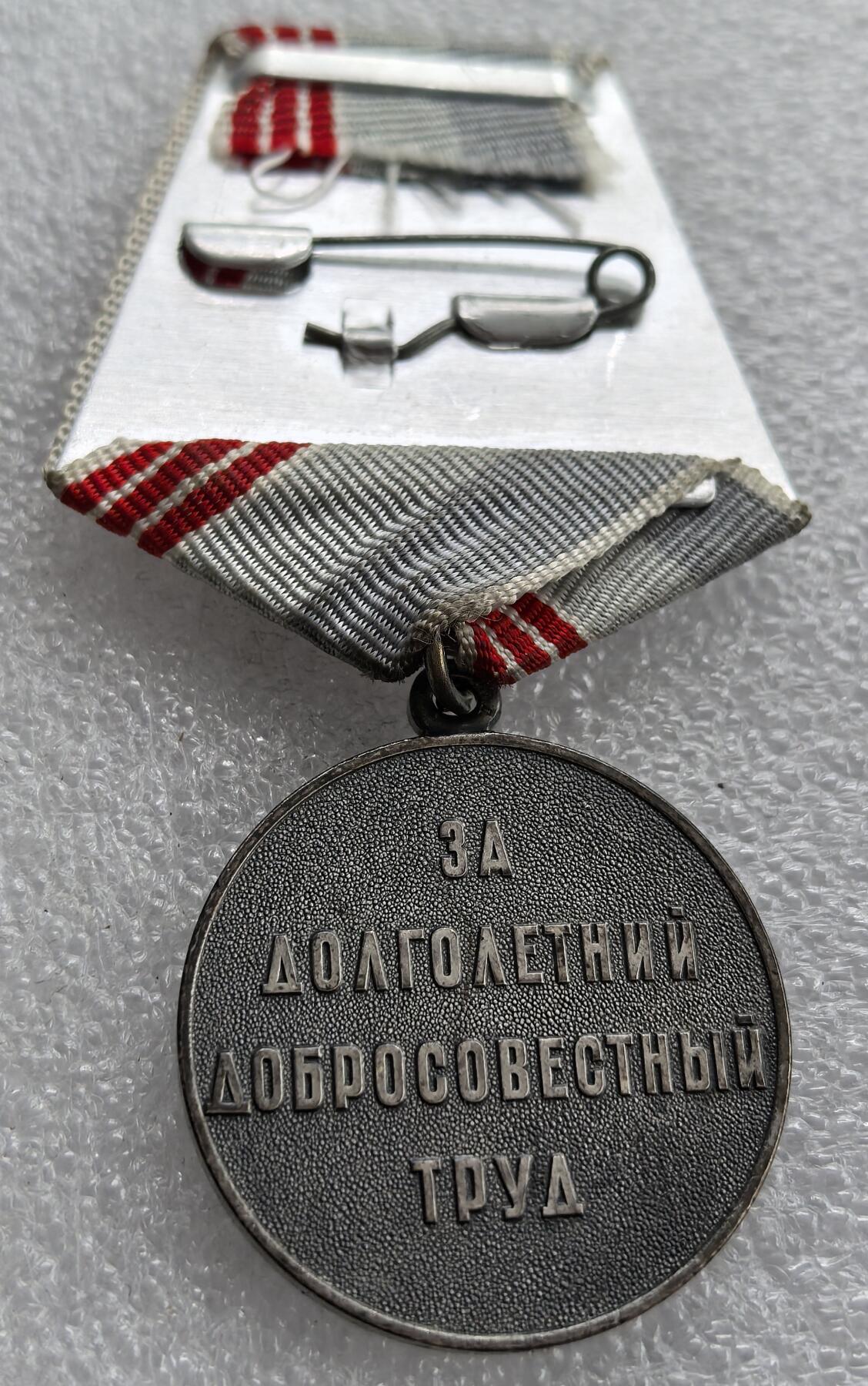 外国优质老铜币银币，周六九点倒数截拍，满百包邮，可寄存半年，喜欢朋友微信扫描二维码可直接参拍