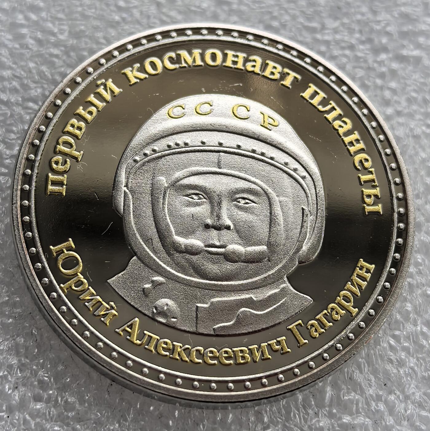 外国优质老铜币银币，周六九点倒数截拍，满百包邮，可寄存半年，喜欢朋友微信扫描二维码可直接参拍