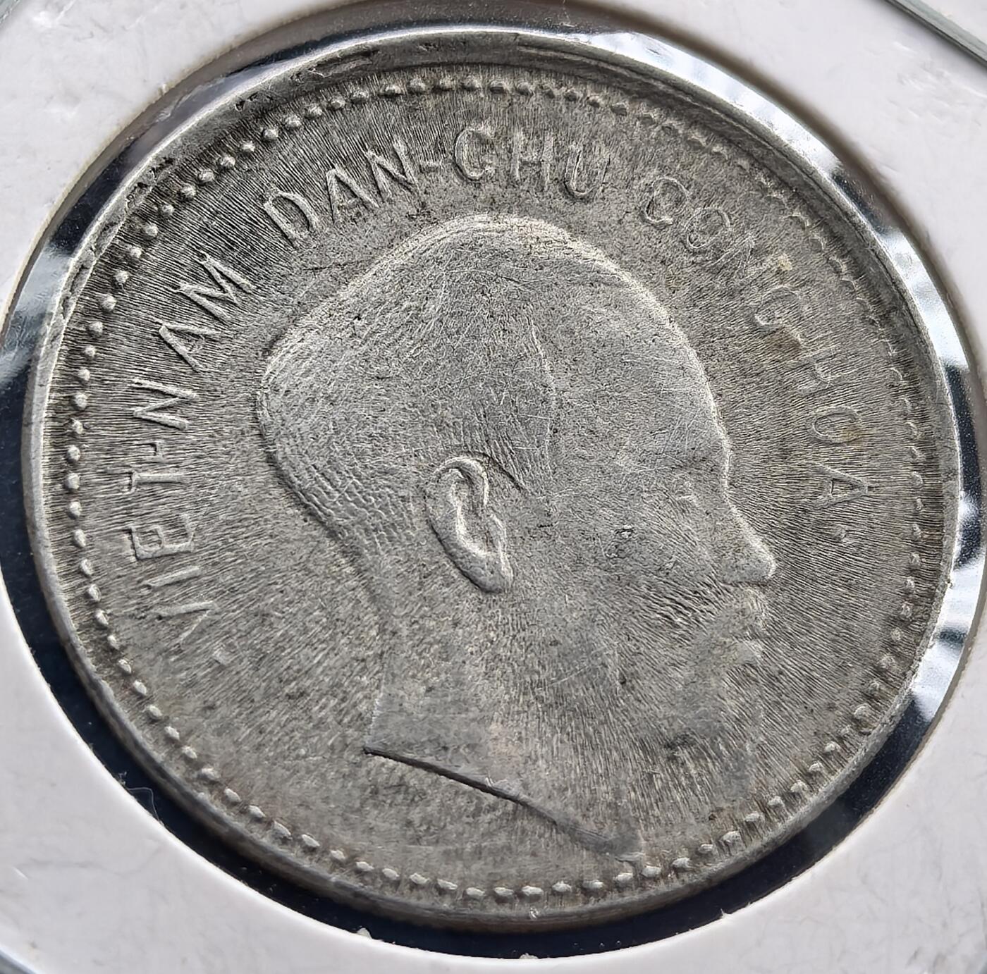 外国优质老铜币银币，周六九点倒数截拍，满百包邮，可寄存半年，喜欢朋友微信扫描二维码可直接参拍 少见越南1946年胡志明1盾