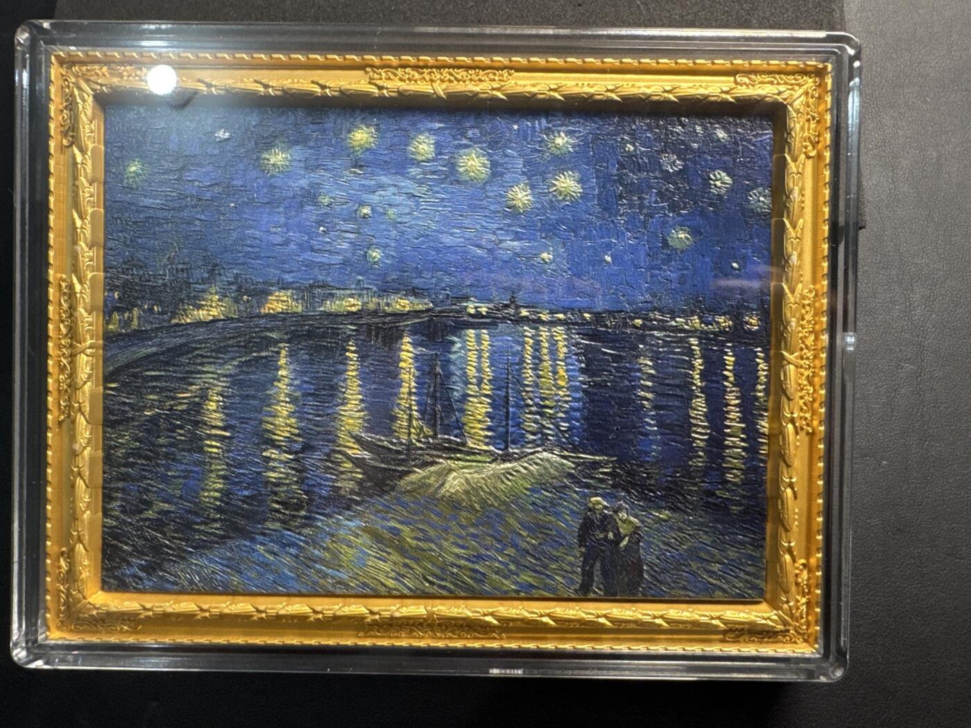 ❤️【币观天下】❤️ 第330期钱币拍卖- 2025.11.14周五晚上6点半场-长期征集拍品 乍得2022年梵高名画系列罗纳河畔星月夜2克银+35克铜145*110mm尺寸小板砖银币