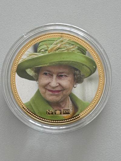 ❤️【币观天下】❤️ 第330期钱币拍卖- 2025.11.14周五晚上6点半场-长期征集拍品 - 英国伊丽莎白女王大型镀金铜章