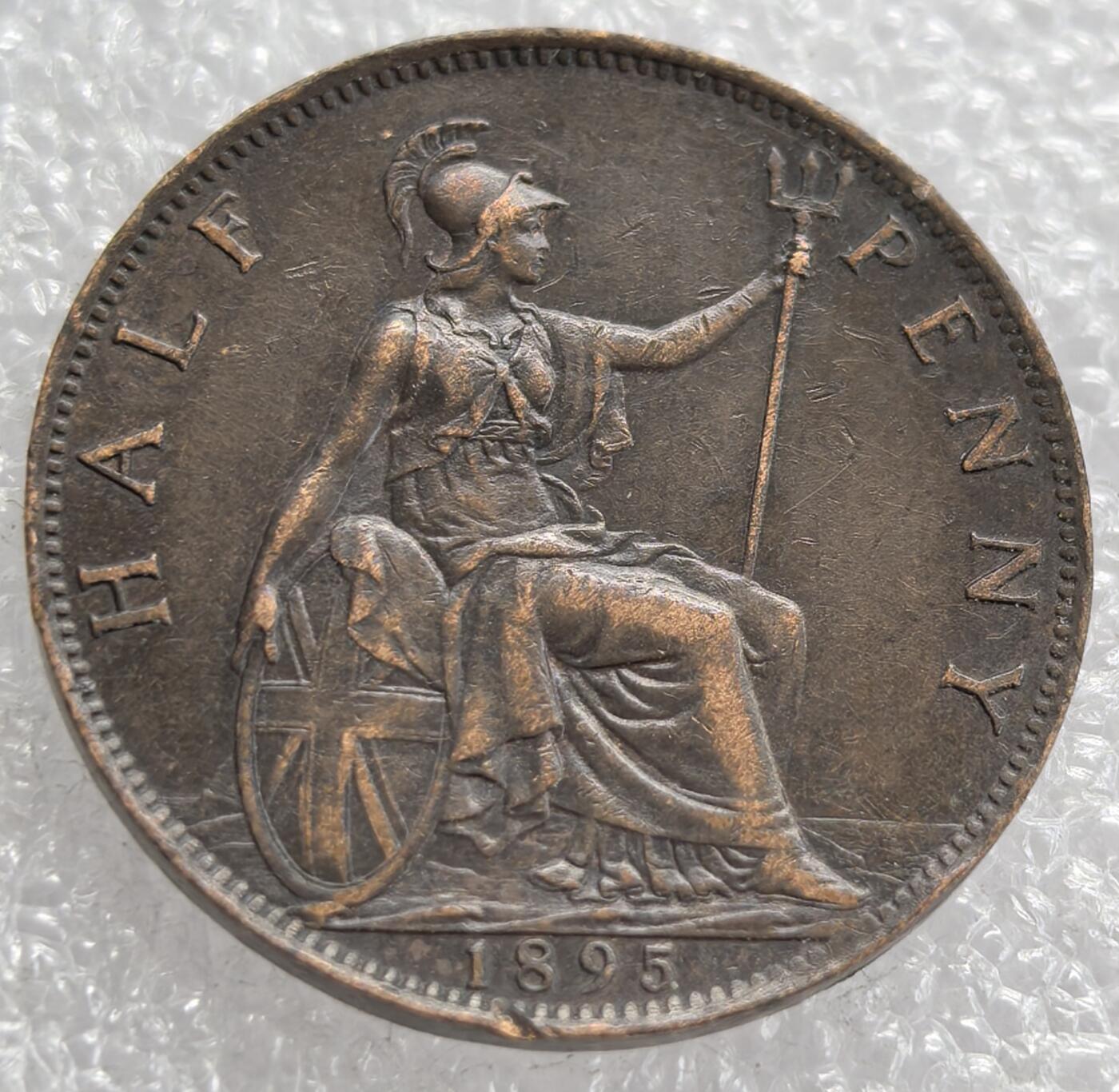 外国优质老铜币银币，周六九点倒数截拍，满百包邮，可寄存半年，喜欢朋友微信扫描二维码可直接参拍 英国1895年大便士