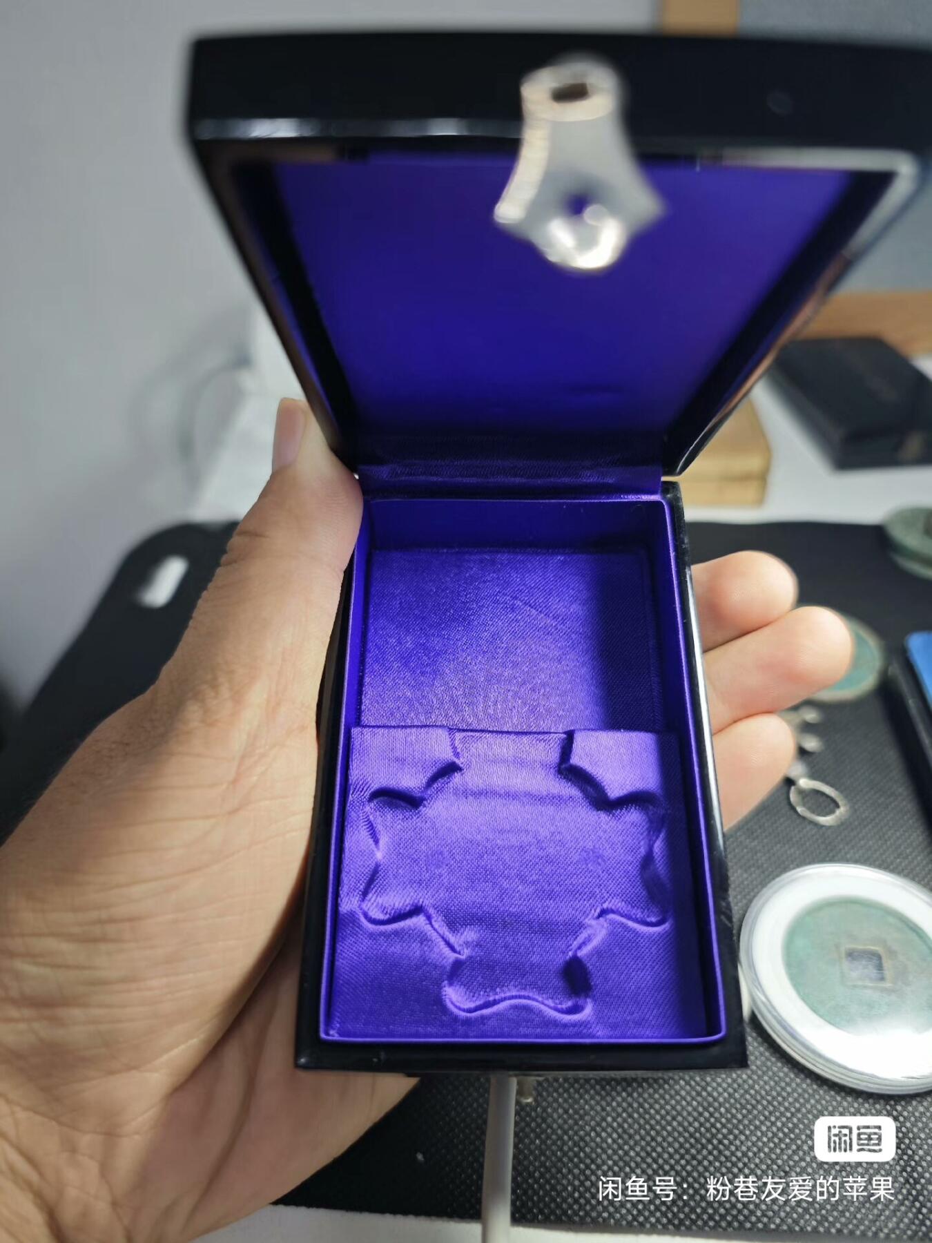 四等瑞宝章空盒子品相好从军