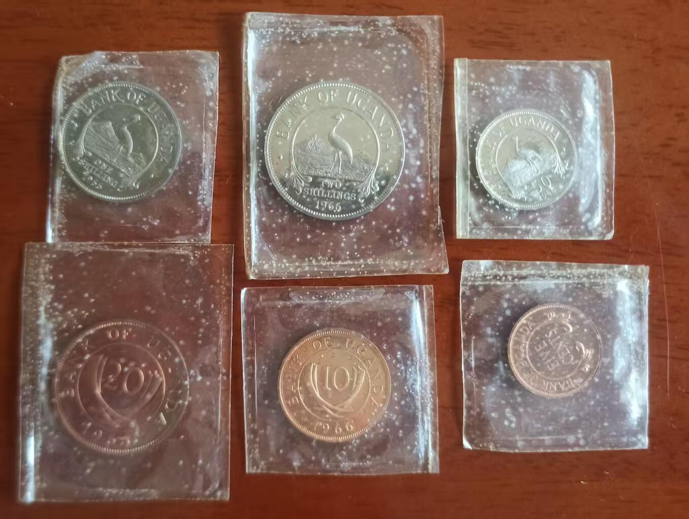 ❤️【币观天下】❤️ 第330期钱币拍卖- 2025.11.14周五晚上6点半场-长期征集拍品 乌干达1966年精制套币 英国皇家铸币厂品质保证 原封 斑点是塑封上的