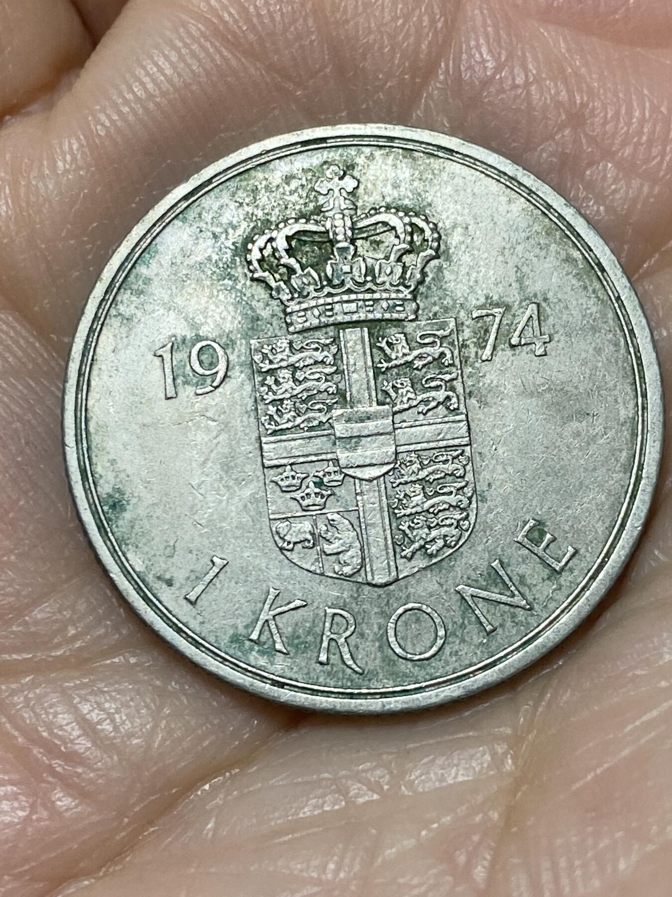 2025年第一百二十八场(总第一百五十四场）外国好品散币、邮币封和邮票场(免佣金) 丹麦🇩🇰1974年1克朗(玛格丽特二世第一版，S;B版)