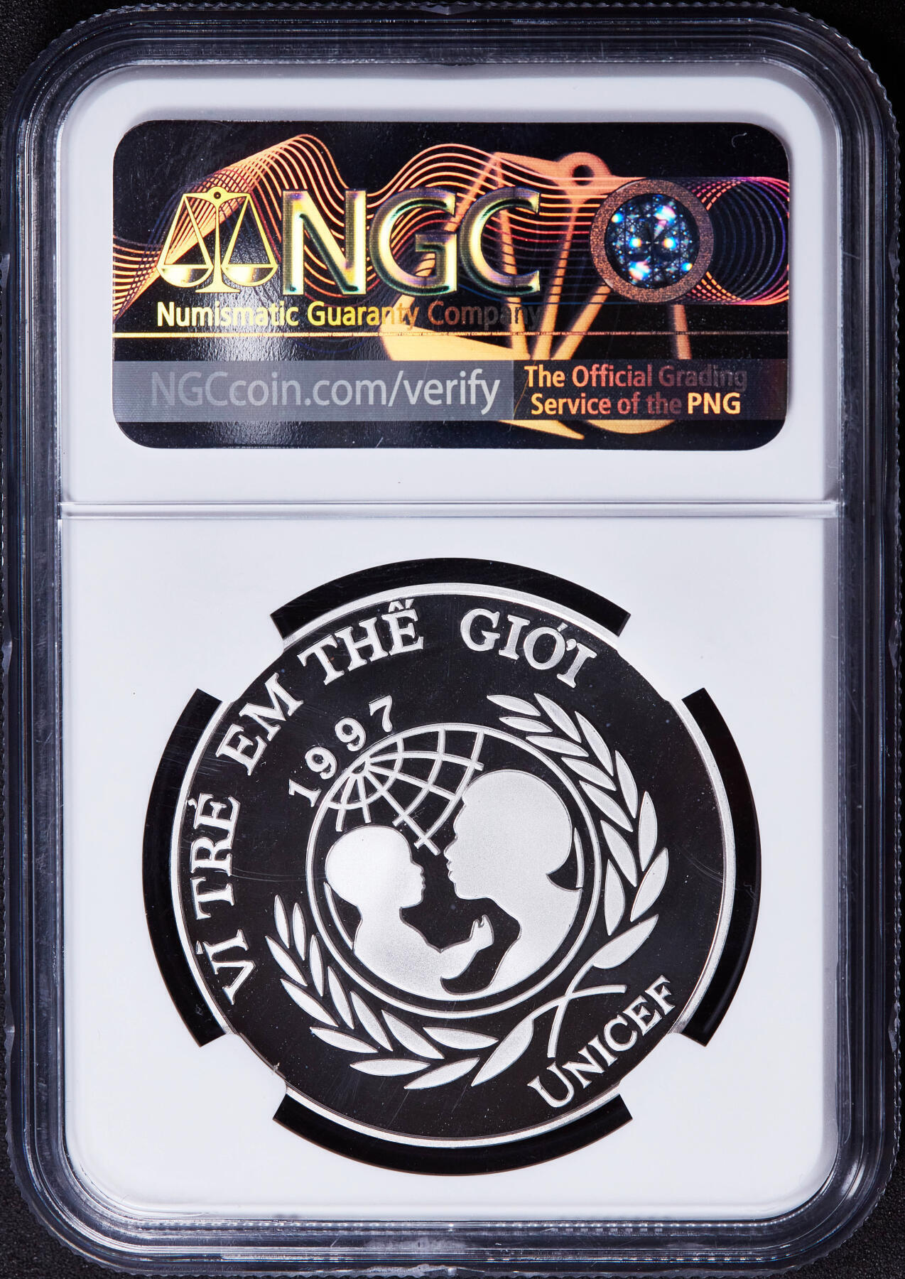 ❤️【币观天下】❤️ 第330期钱币拍卖- 2025.11.14周五晚上6点半场-长期征集拍品 越南1997年联合国拯救儿童基金会精制纪念银币 NGC PF69（冠军分数）