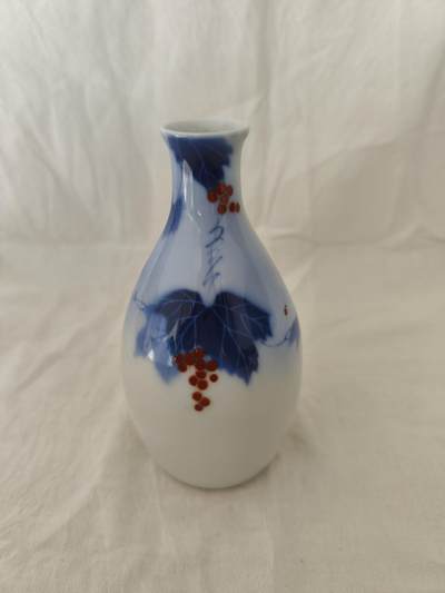 海外回流精品拍卖11.16 - 日本回流深川小花瓶一只