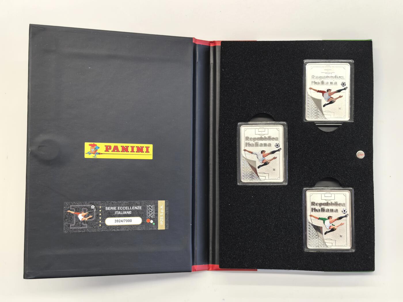 博洋堂世界钱币拍卖第146期（全场包邮） 2022年意大利5欧X3枚银套币 出色意大利系列-意大利著名足球运动员帕尼尼（红白绿三色） 发行量：7000套 套装