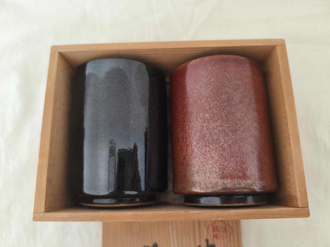 海外回流精品拍卖11.16 原盒全新日本回流汤吞杯一对四字款