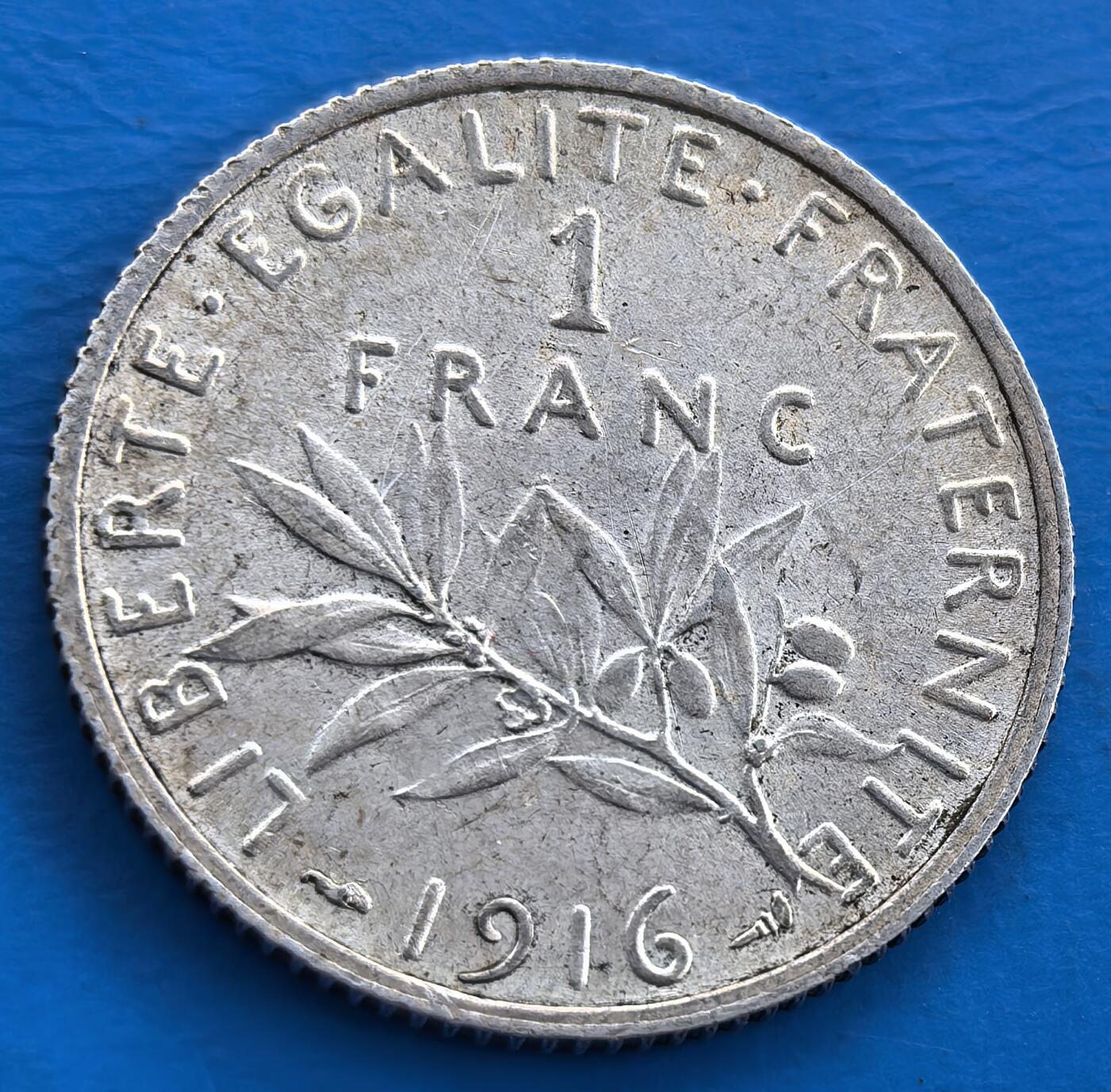 外国优质老铜币银币，周六九点倒数截拍，满百包邮，可寄存半年，喜欢朋友微信扫描二维码可直接参拍 美品法国1916年1法郎银币