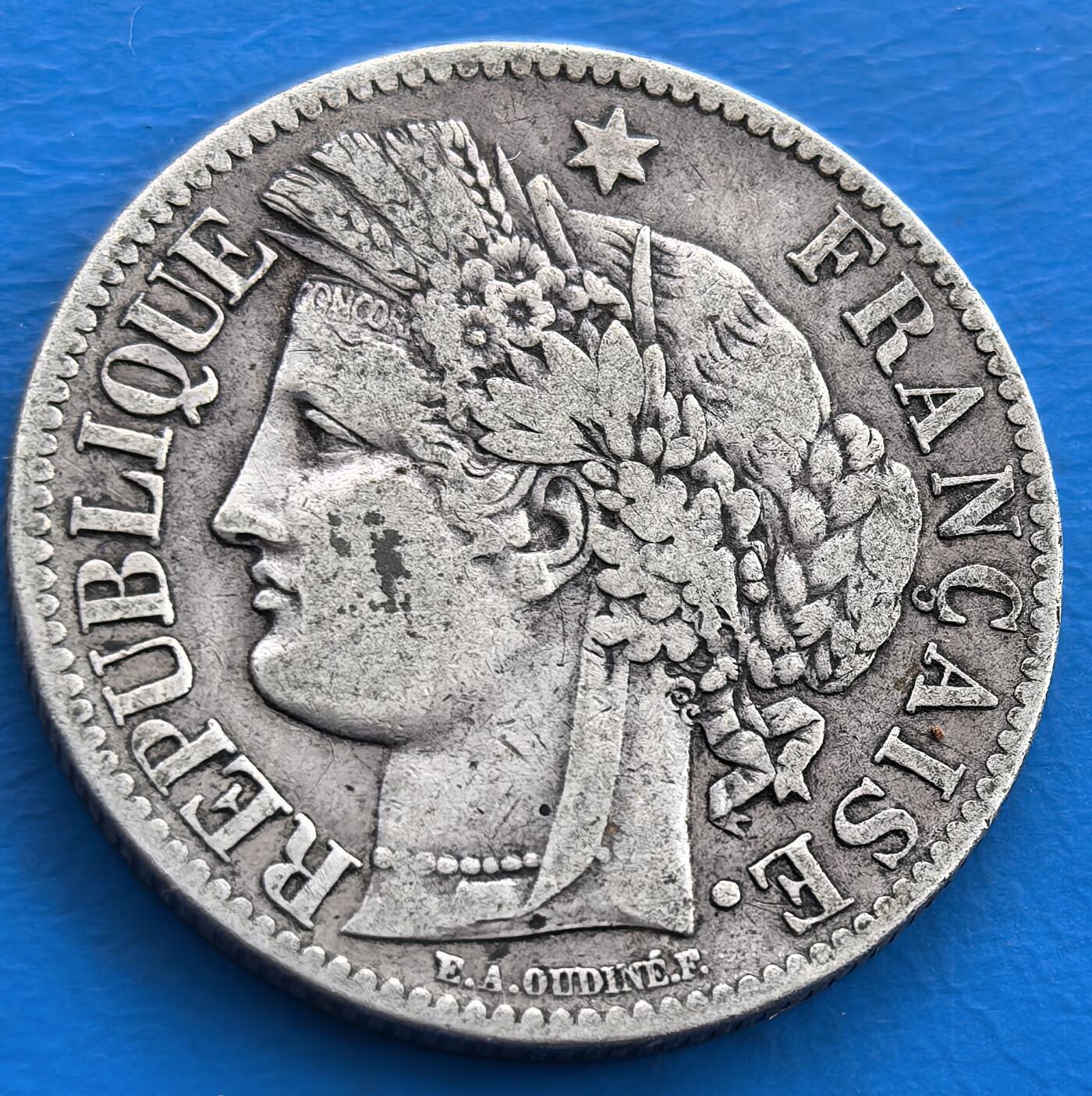 外国优质老铜币银币，周六九点倒数截拍，满百包邮，可寄存半年，喜欢朋友微信扫描二维码可直接参拍 法国1887年谷物女神2法郎银币