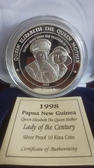 ❤️【币观天下】❤️ 第330期钱币拍卖- 2025.11.14周五晚上6点半场-长期征集拍品 - 巴布亚新几内亚1998年5盎司大银币 皇太后系列之玛丽皇后和约克公爵夫人，也是皇太后和老人婆