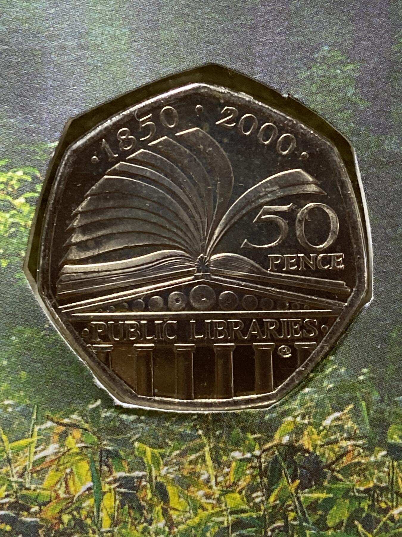 2025年第一百二十八场(总第一百五十四场）外国好品散币、邮币封和邮票场(免佣金) 大型邮币封–英国🇬🇧2000年50便士(2004年指环王出版50周年纪念封)