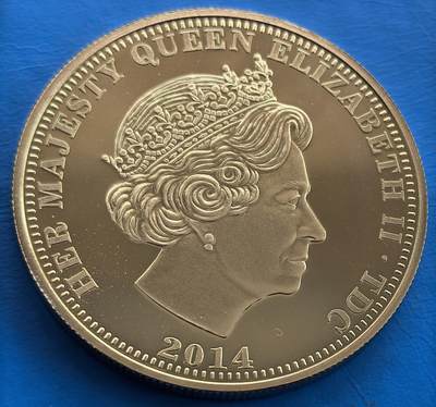 外国优质老铜币银币，周六九点倒数截拍，满百包邮，可寄存半年，喜欢朋友微信扫描二维码可直接参拍 - 特克斯和凯科斯岛伊二女王登基镀金彩色克朗币，直径38.7mm，重26克左右