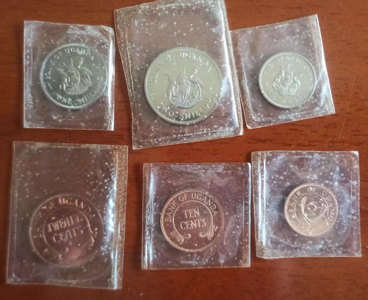❤️【币观天下】❤️ 第330期钱币拍卖- 2025.11.14周五晚上6点半场-长期征集拍品 乌干达1966年精制套币 英国皇家铸币厂品质保证 原封 斑点是塑封上的