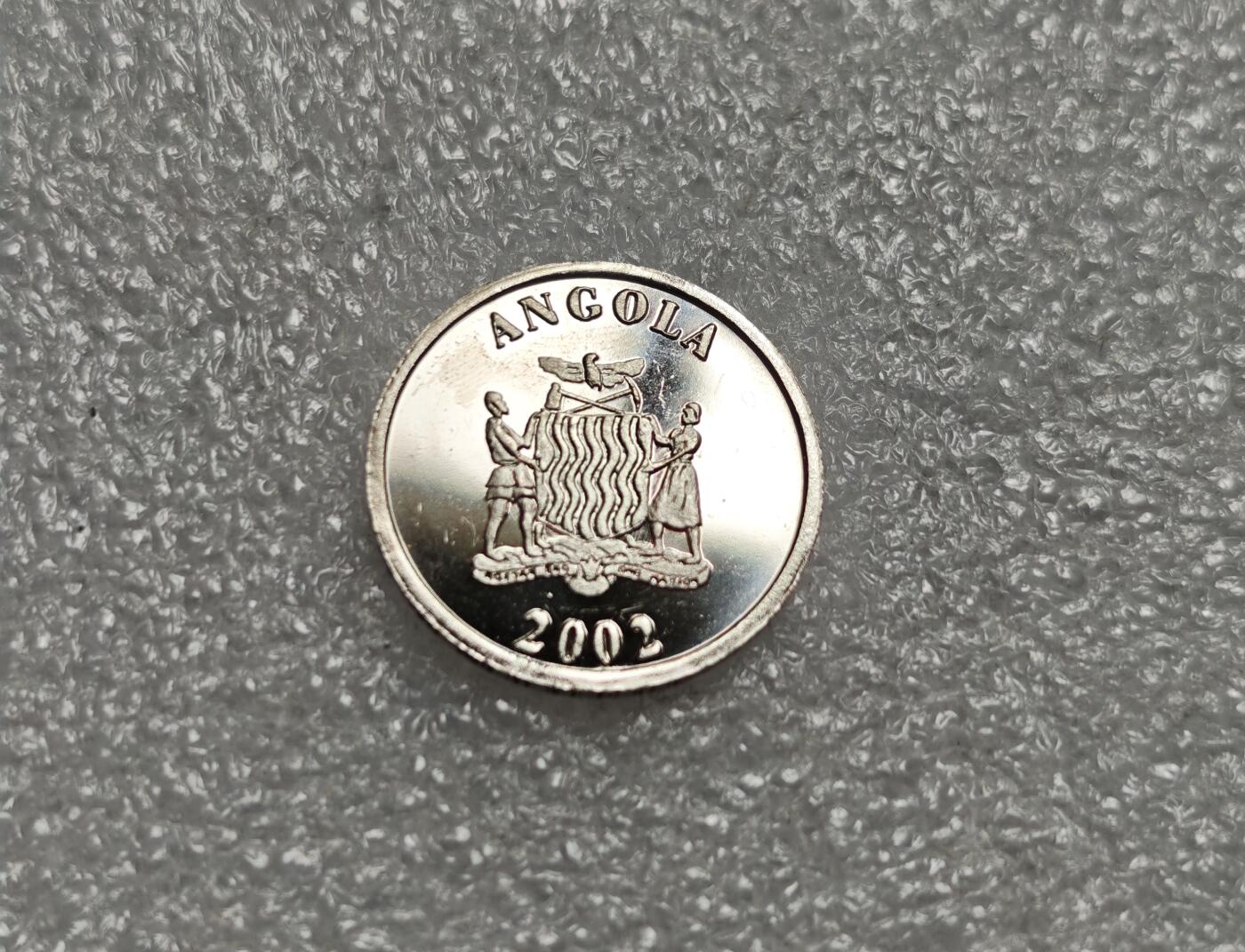 瓶子🏺第216期拍卖会 趣味币   安哥拉2002年50分  奇怪的币  跟赞比亚的图案很像