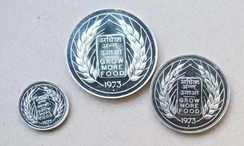 ❤️【币观天下】❤️ 第330期钱币拍卖- 2025.11.14周五晚上6点半场-长期征集拍品 印度1973年FAO纪念币3枚 10卢比银币500银22克，20卢比银币500银30克， UNC品如图。