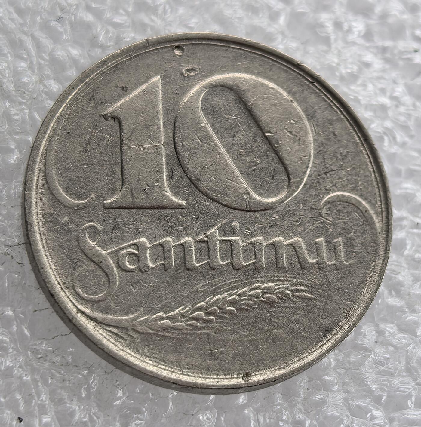 外国优质老铜币银币，周六九点倒数截拍，满百包邮，可寄存半年，喜欢朋友微信扫描二维码可直接参拍 拉脱维亚1922年10分