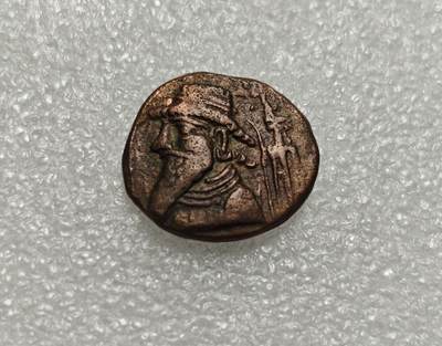 瓶子🏺第216期拍卖会 - 埃兰后期四德低银合金打制币  含银量30%  铜占比60%