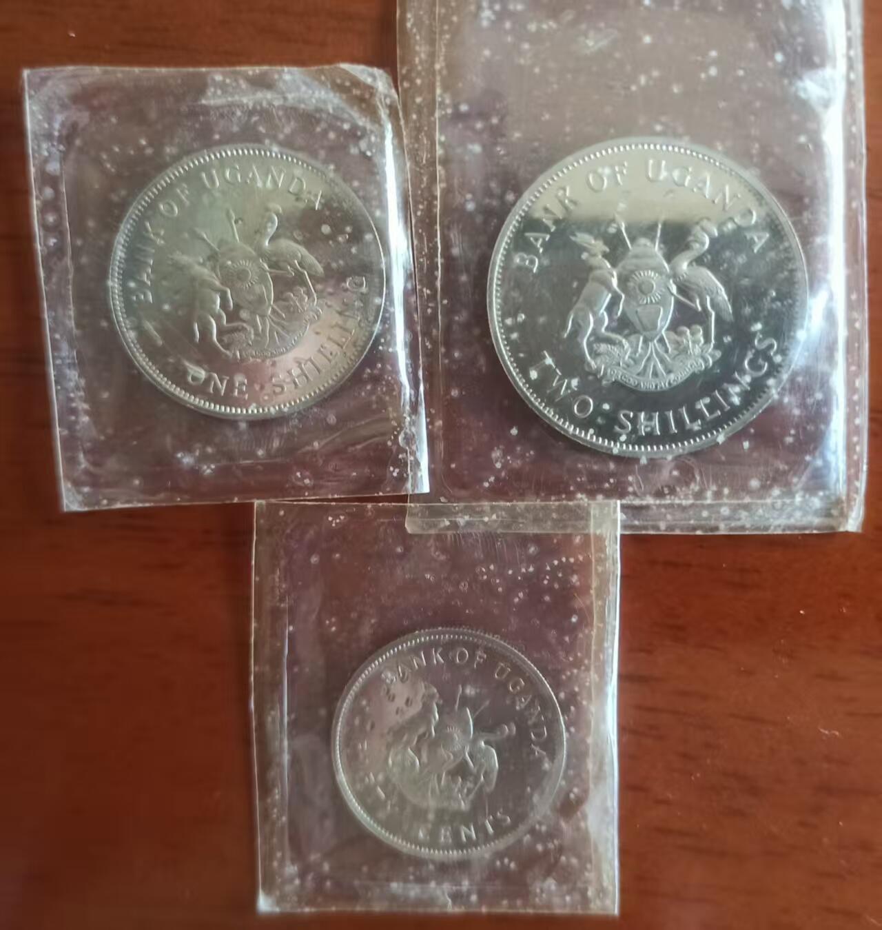 ❤️【币观天下】❤️ 第330期钱币拍卖- 2025.11.14周五晚上6点半场-长期征集拍品 乌干达1966年精制套币 英国皇家铸币厂品质保证 原封 斑点是塑封上的