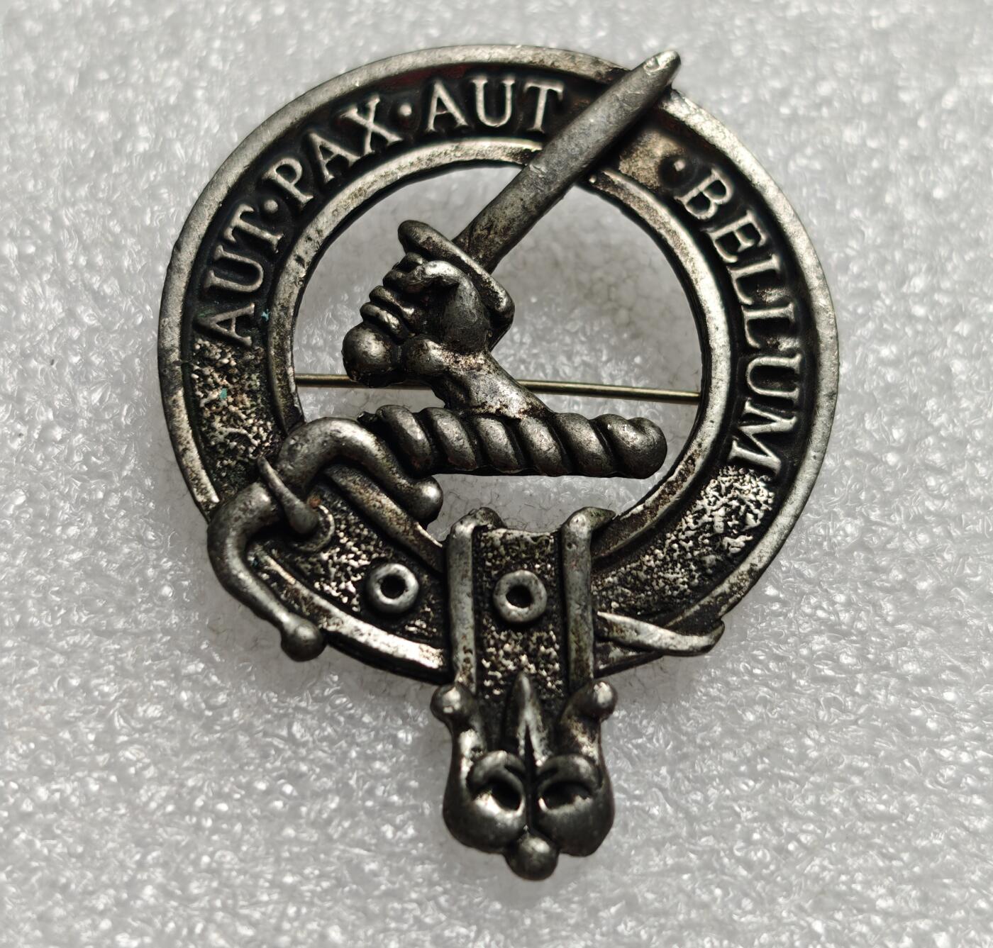 瓶子🏺第216期拍卖会  近卫军骑士团锡质徽章  带编号