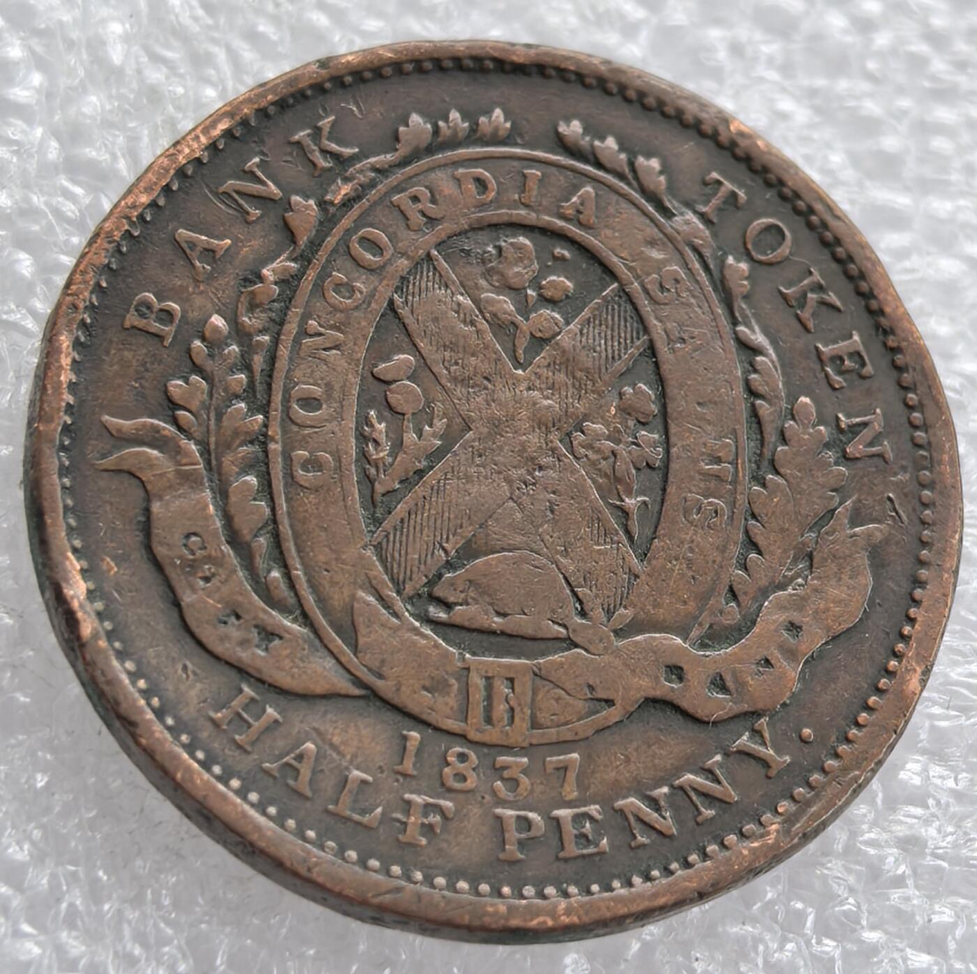 外国优质老铜币银币，周六九点倒数截拍，满百包邮，可寄存半年，喜欢朋友微信扫描二维码可直接参拍 加拿大下加拿大地区1837年半便士