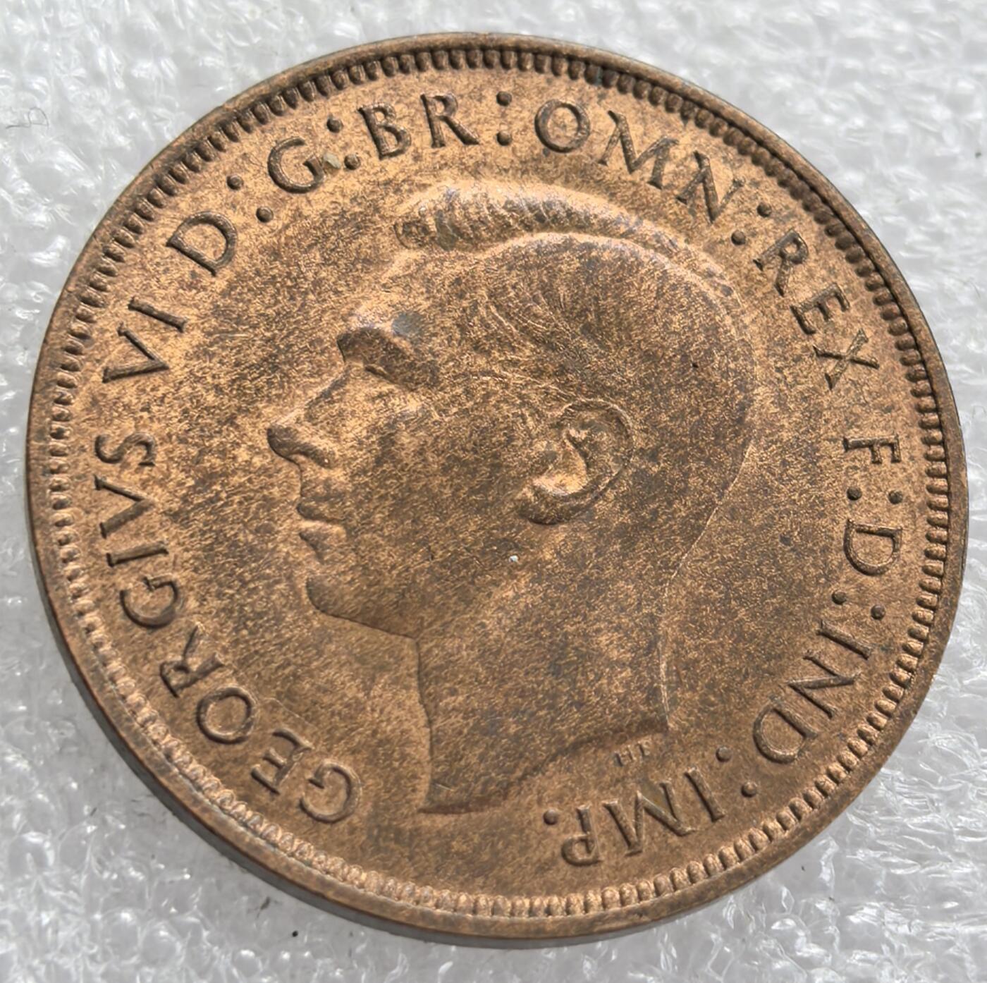 外国优质老铜币银币，周六九点倒数截拍，满百包邮，可寄存半年，喜欢朋友微信扫描二维码可直接参拍 原光英国1939年大便士