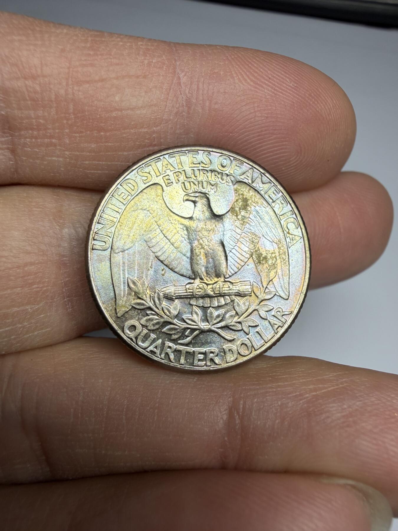 2025年集古藏今外币拍卖第十期-第5场—（总第285拍），可以寄存60天，满160元包邮。 1986年美国25美分，五彩包浆