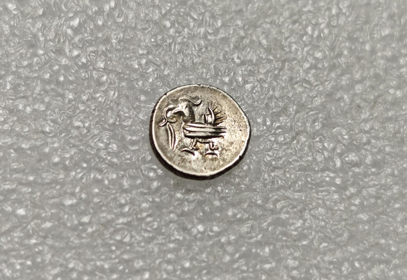 瓶子🏺第216期拍卖会  18-19世纪柬埔寨红鸟打制银币  好品带光带彩