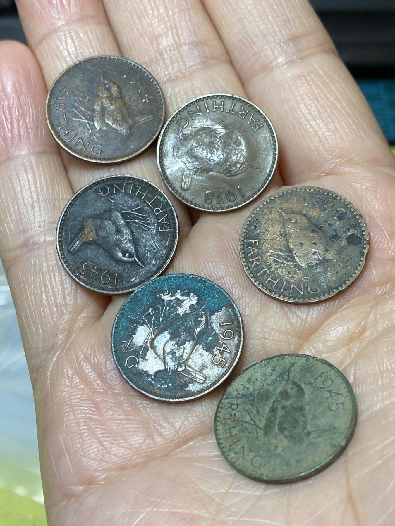 2025年第一百二十七场(总第一百五十三场）外国好品章牌、散币(免佣金) 差品英国🇬🇧1法新6枚：1938年44年43年40年45年