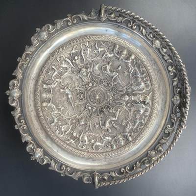 掌中浮雕-藏着的欧洲第041场 - 英国高浮雕镀银铜盘（带提手），从装饰风格看很可能是英国Elkington公司的产品，直径约21厘米