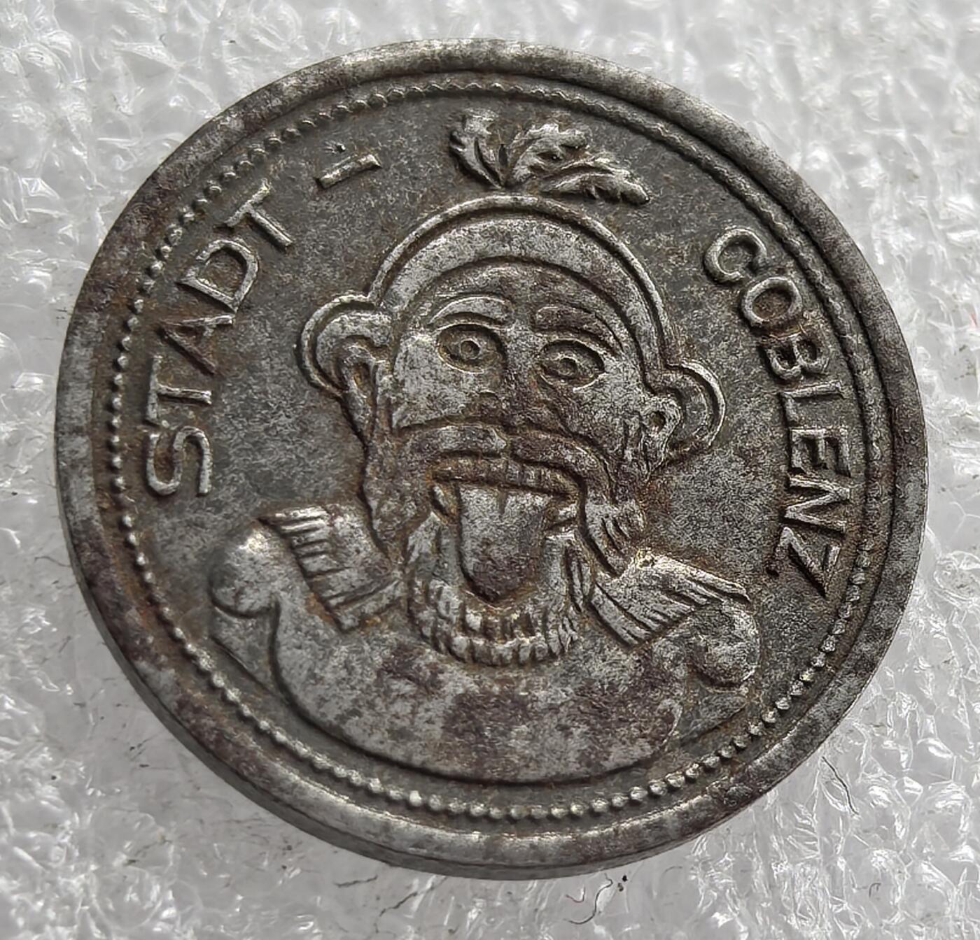 外国优质老铜币银币，周六九点倒数截拍，满百包邮，可寄存半年，喜欢朋友微信扫描二维码可直接参拍