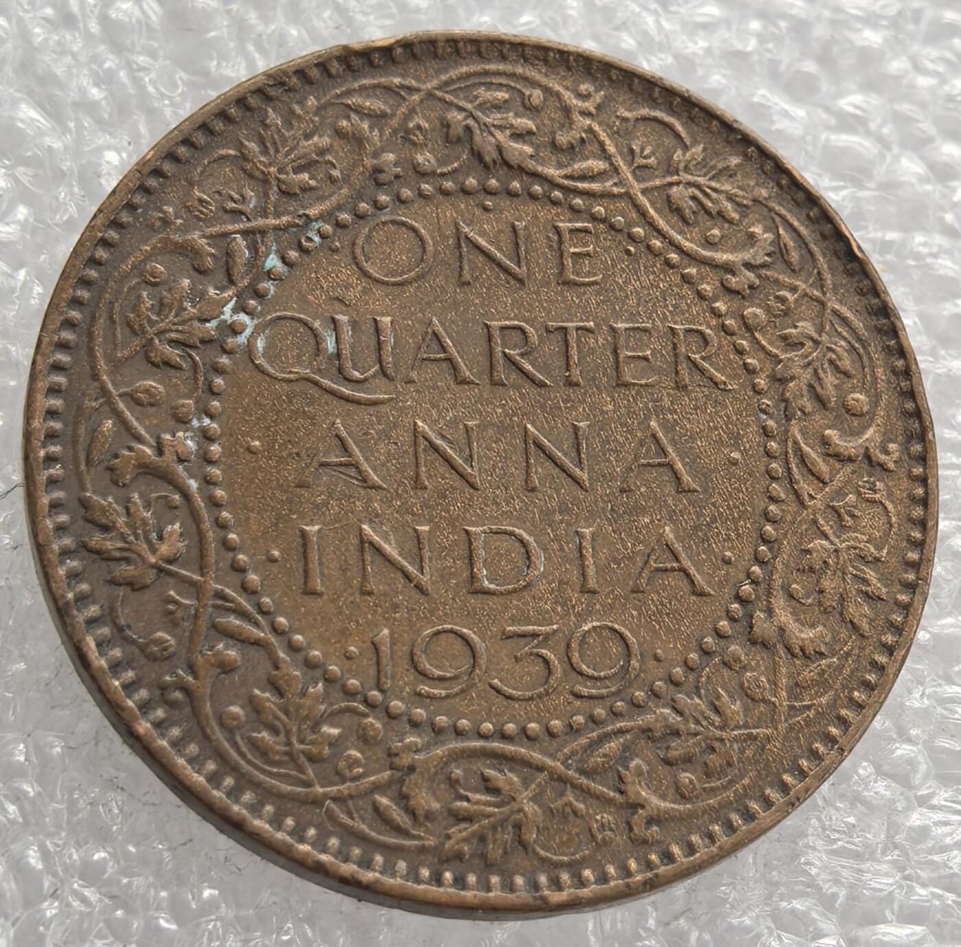 外国优质老铜币银币，周六九点倒数截拍，满百包邮，可寄存半年，喜欢朋友微信扫描二维码可直接参拍 印度1939年1/4安娜