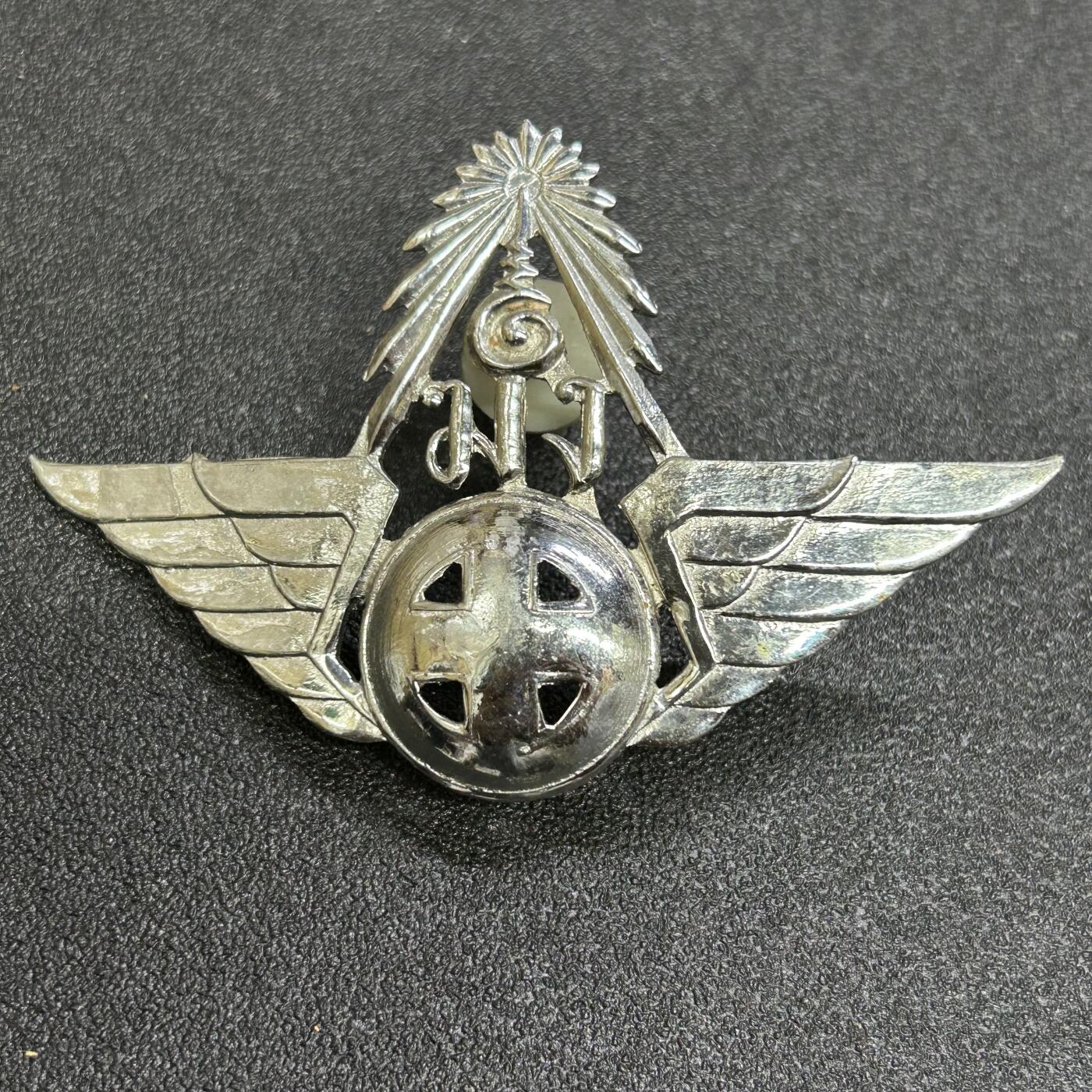 西秦中古拍卖第六十五期 泰国红十字会早期大帽徽