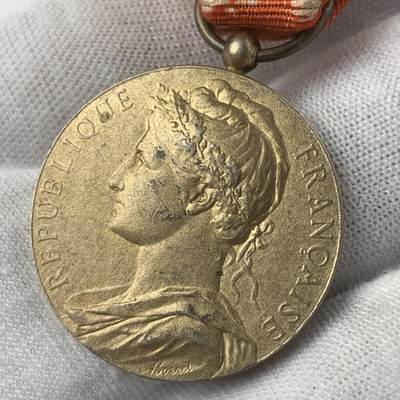 掌中浮雕-藏着的欧洲第041场 - 1936年法国新花环玛丽安娜银质奖章，章体27mm，10.38g