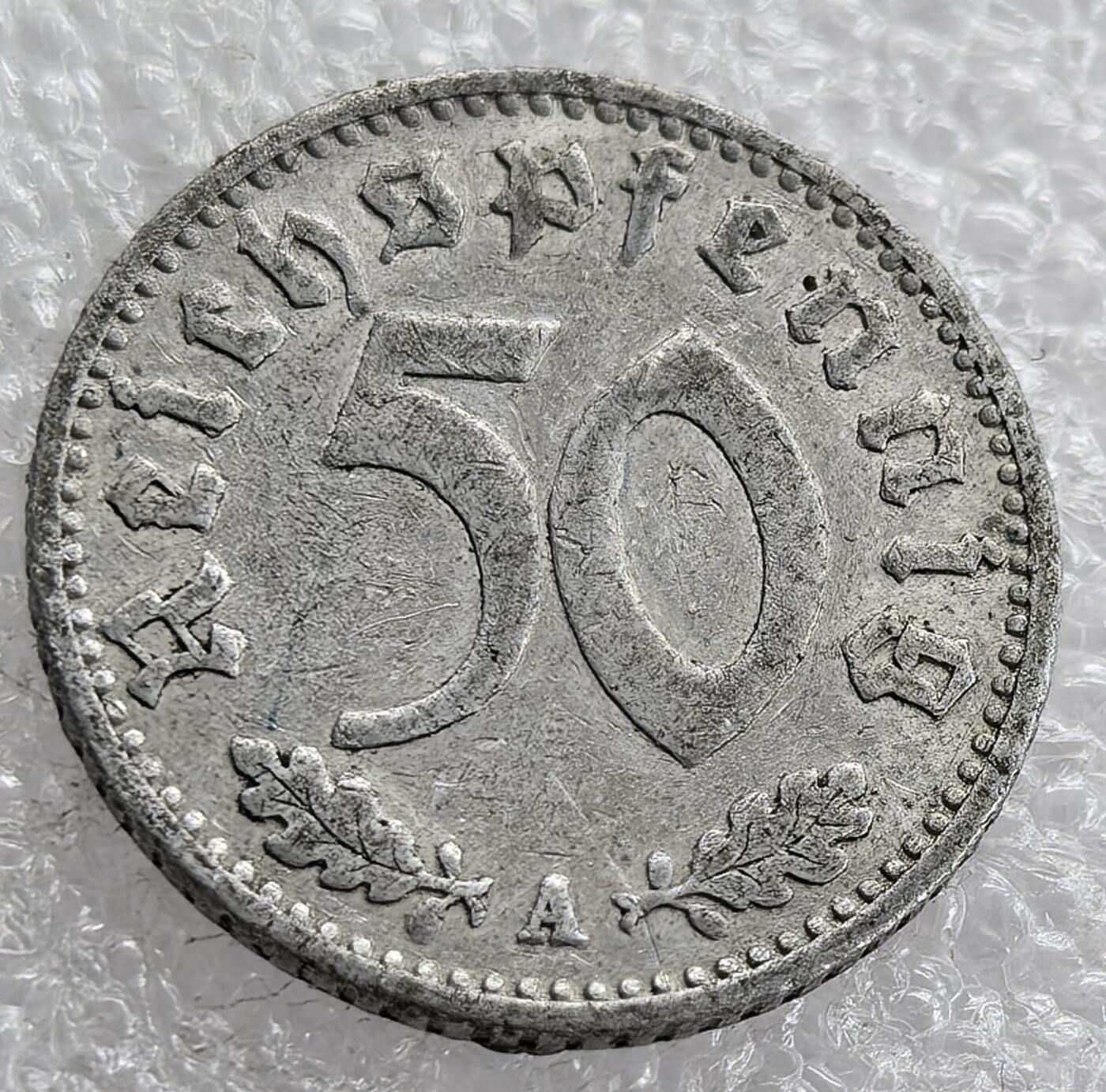 外国优质老铜币银币，周六九点倒数截拍，满百包邮，可寄存半年，喜欢朋友微信扫描二维码可直接参拍 德国1939年50芬尼A版