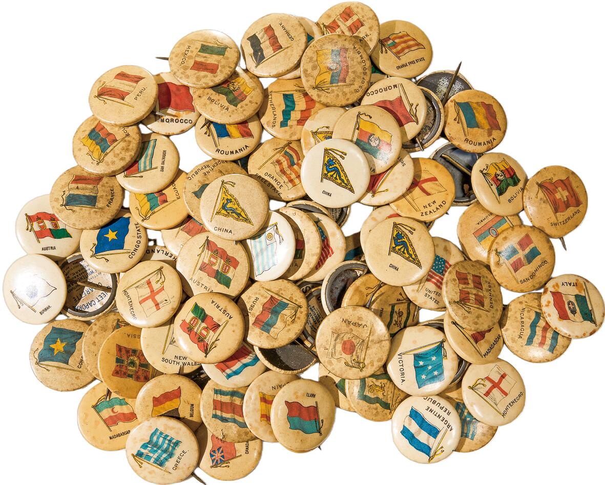 中新泰星2025年秋拍 徽章 纪念章及金银器专场 清代时期世界各国国旗老胶片徽章一组90余枚